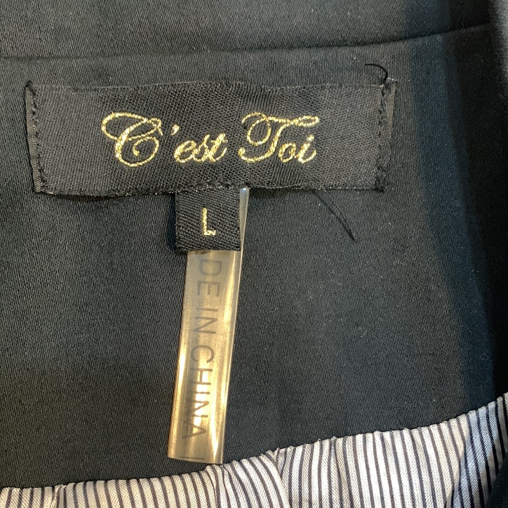 Blazer - Picture 2 of 5